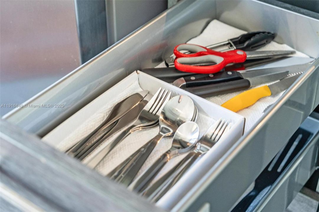 For Rent: $2,750 (1 beds, 1 baths, 446 Square Feet)