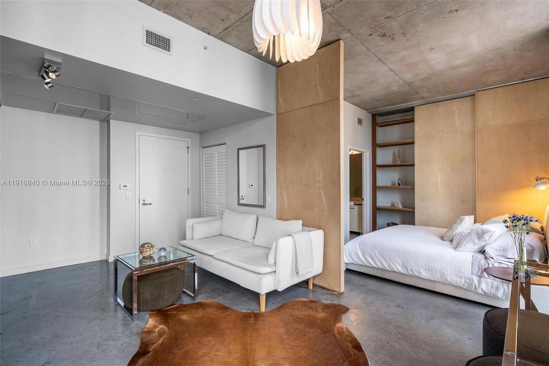 For Rent: $2,750 (1 beds, 1 baths, 446 Square Feet)