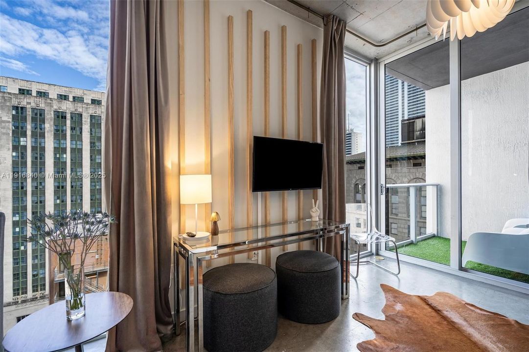 For Rent: $2,750 (1 beds, 1 baths, 446 Square Feet)