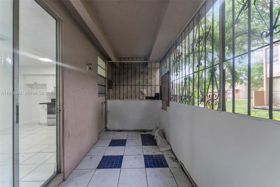 For Rent: $2,650 (4 beds, 2 baths, 1130 Square Feet)