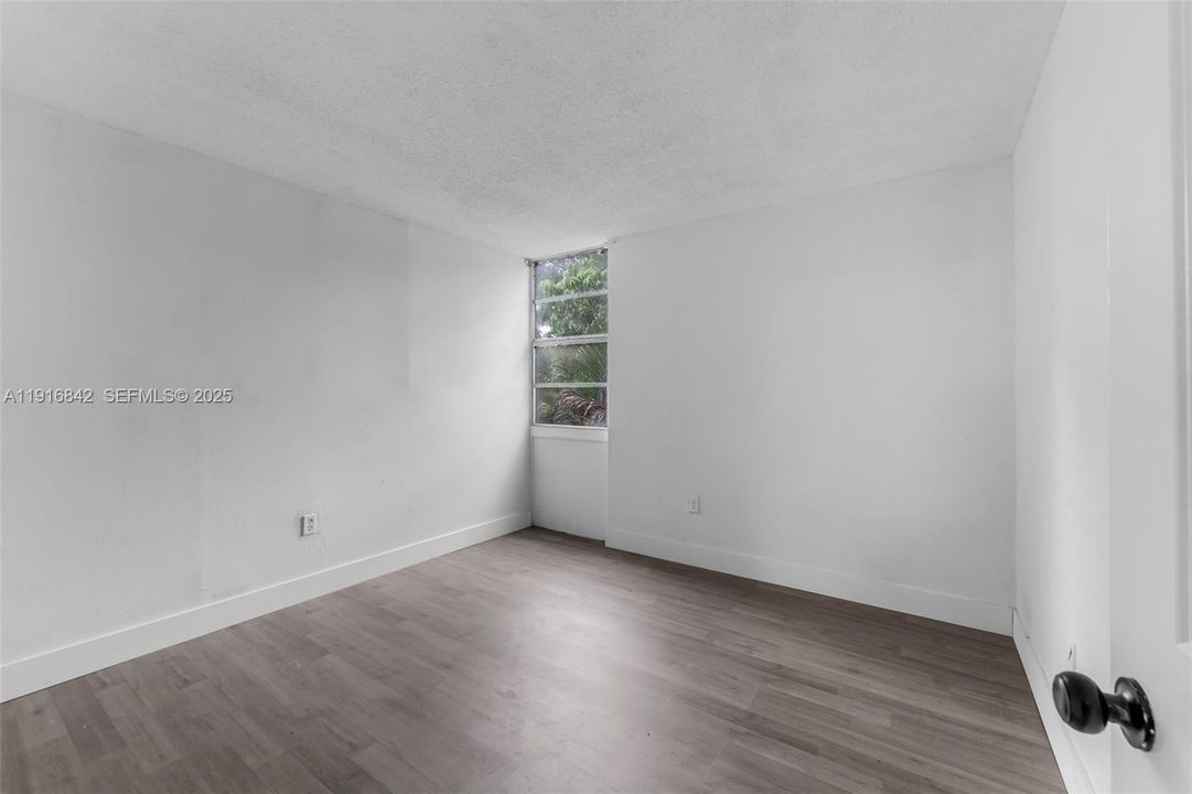 For Rent: $2,650 (4 beds, 2 baths, 1130 Square Feet)