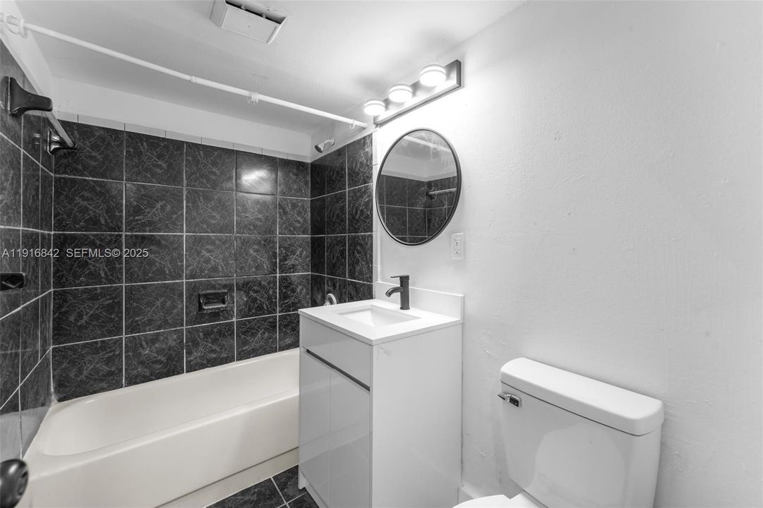 For Rent: $2,650 (4 beds, 2 baths, 1130 Square Feet)