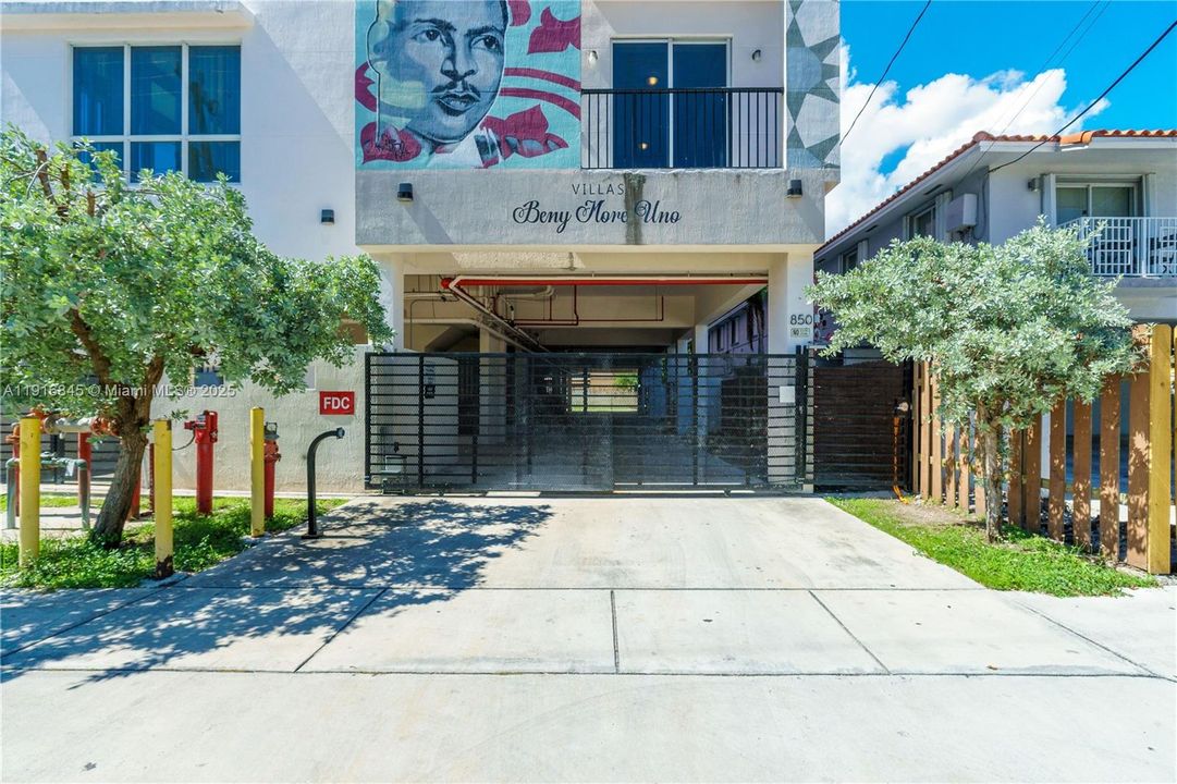 В аренду: $2,675 (2 спален, 2 ванн, 1240 Квадратных фут)