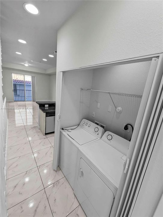 В аренду: $2,675 (2 спален, 2 ванн, 1240 Квадратных фут)