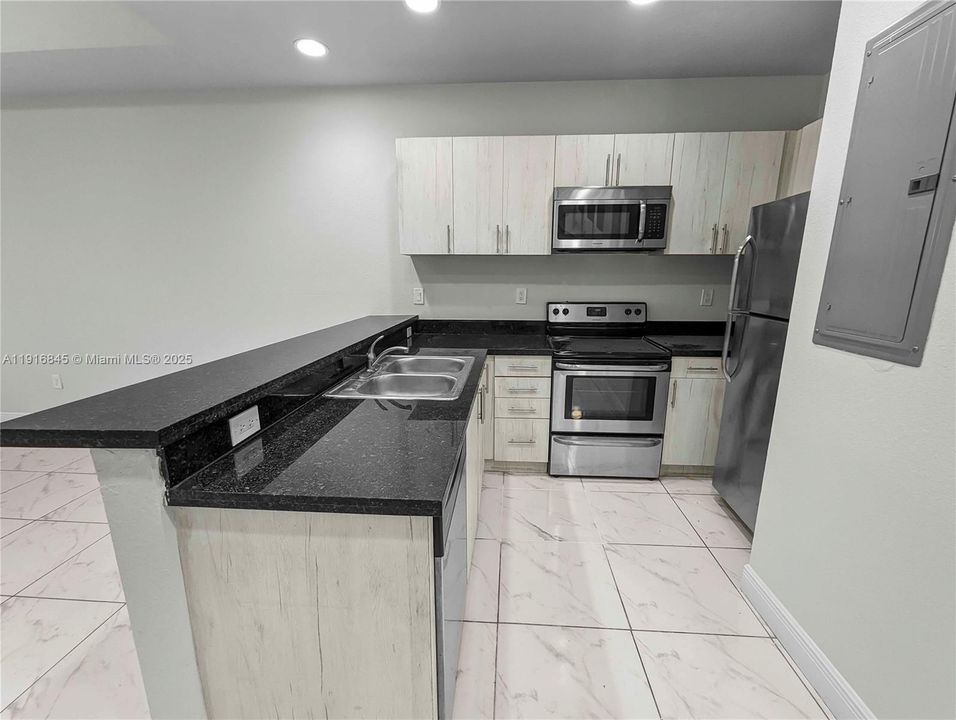 В аренду: $2,675 (2 спален, 2 ванн, 1240 Квадратных фут)