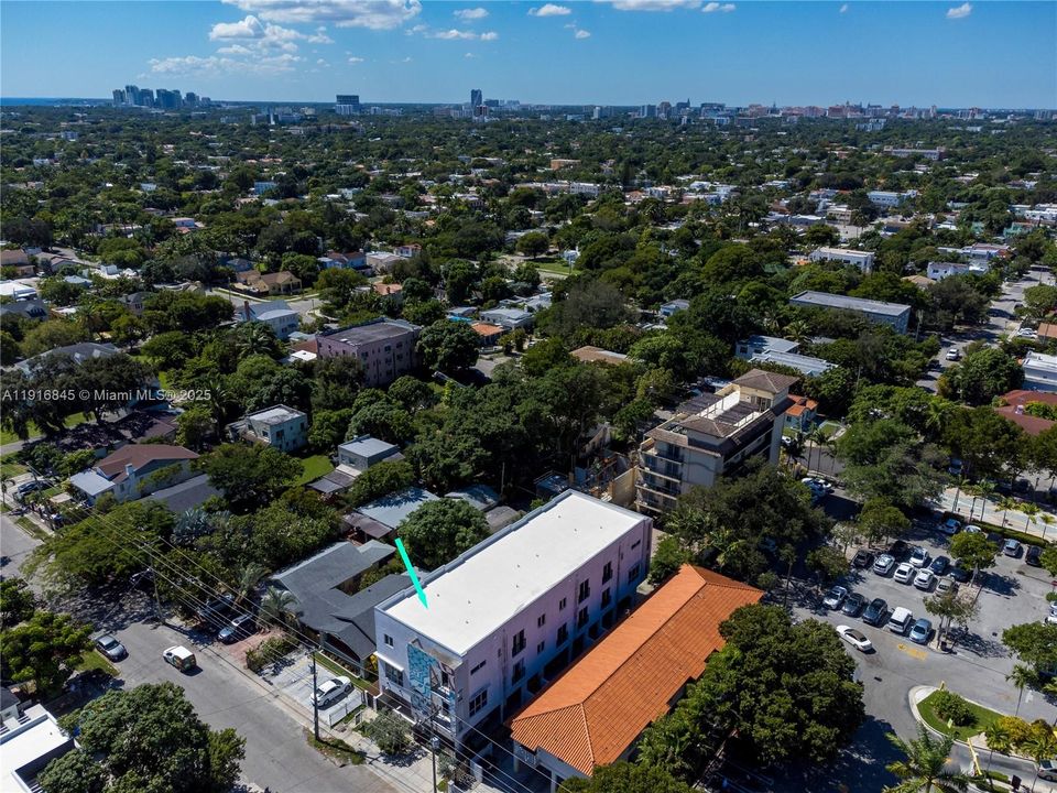 В аренду: $2,675 (2 спален, 2 ванн, 1240 Квадратных фут)