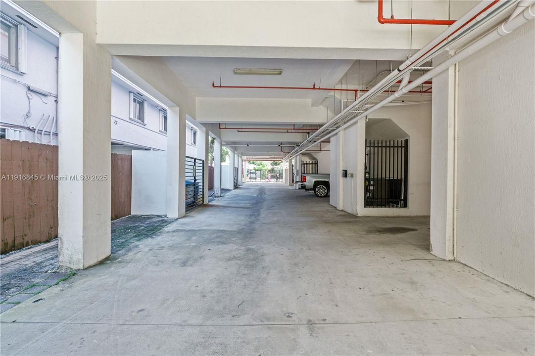 В аренду: $2,675 (2 спален, 2 ванн, 1240 Квадратных фут)