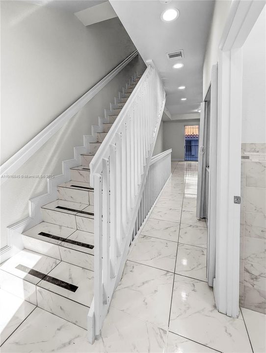 В аренду: $2,675 (2 спален, 2 ванн, 1240 Квадратных фут)