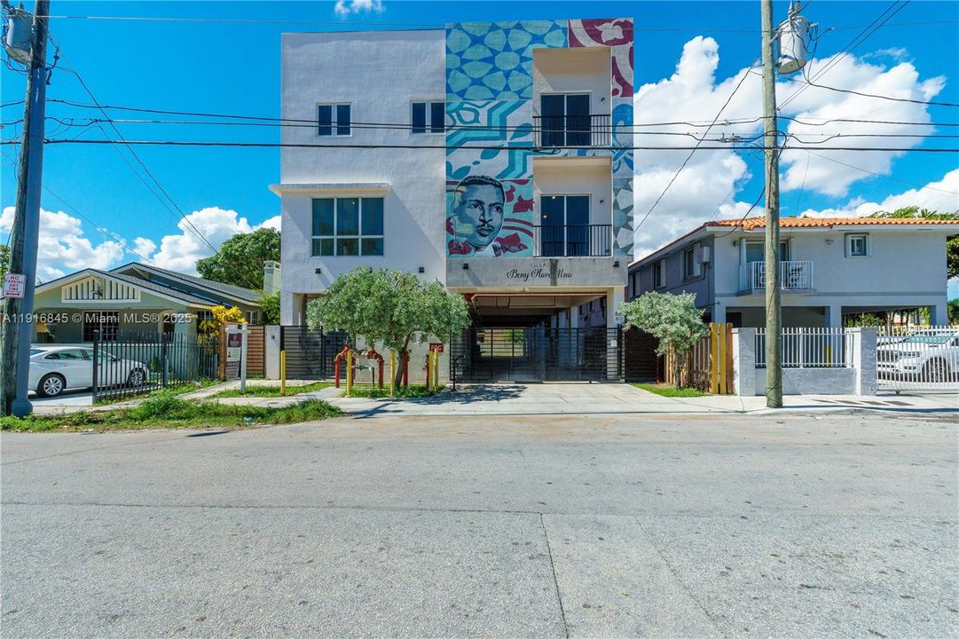 В аренду: $2,675 (2 спален, 2 ванн, 1240 Квадратных фут)