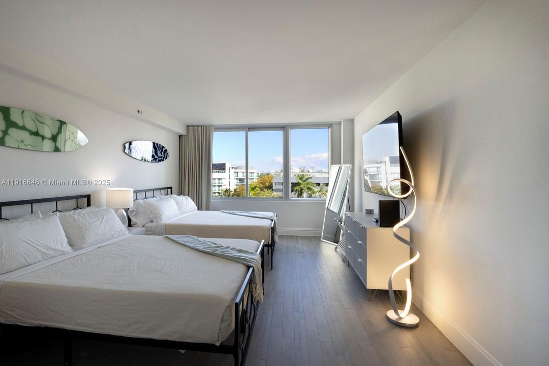 For Rent: $4,100 (1 beds, 1 baths, 676 Square Feet)