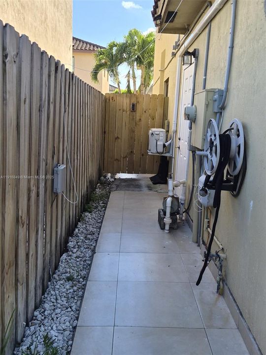 В аренду: $1,300 (1 спален, 1 ванн, 800 Квадратных фут)