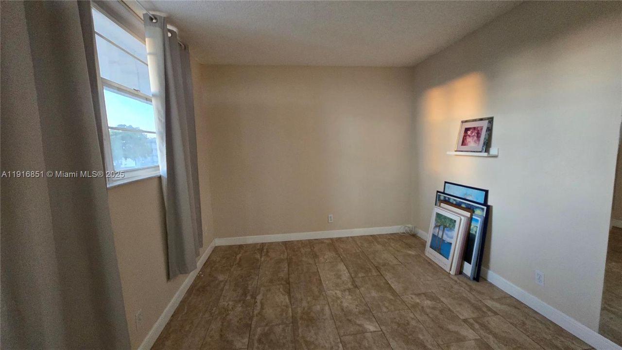 待售: $224,900 (2 贝兹, 2 浴室, 970 平方英尺)