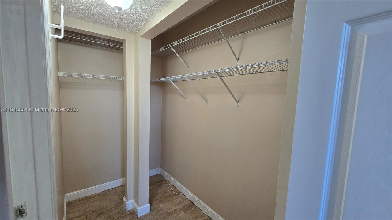 待售: $224,900 (2 贝兹, 2 浴室, 970 平方英尺)