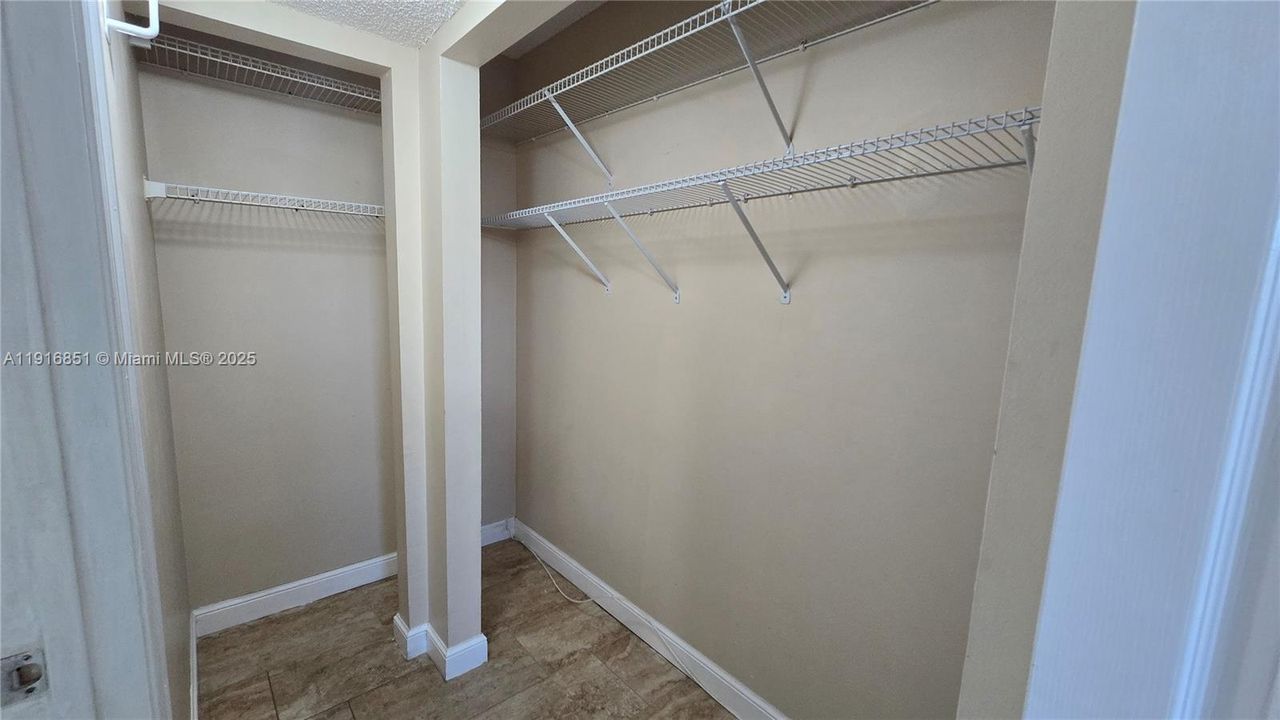 待售: $224,900 (2 贝兹, 2 浴室, 970 平方英尺)