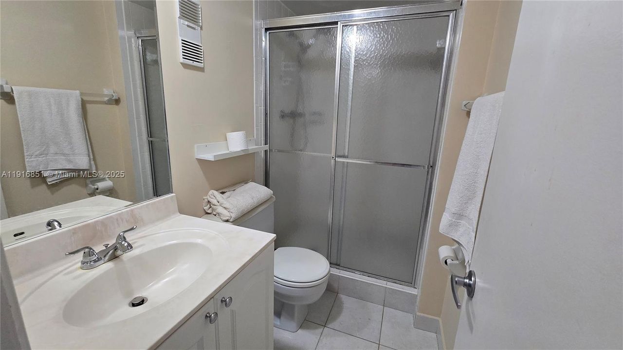 待售: $224,900 (2 贝兹, 2 浴室, 970 平方英尺)