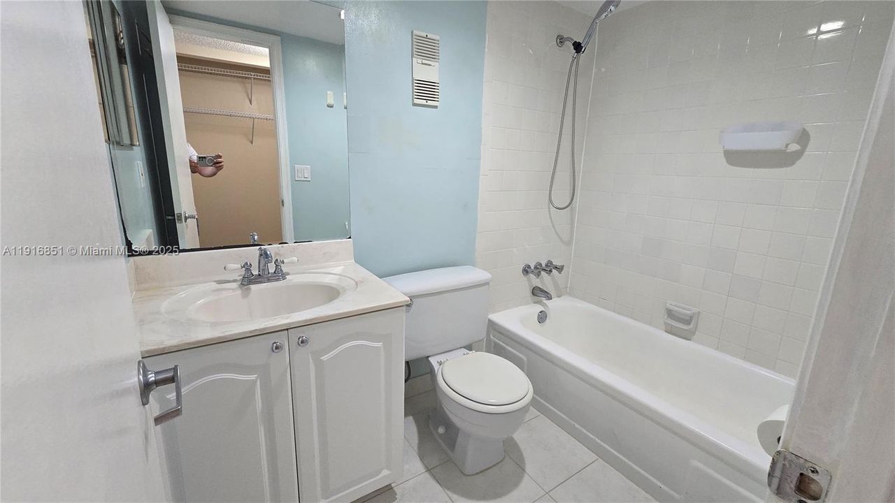 待售: $224,900 (2 贝兹, 2 浴室, 970 平方英尺)