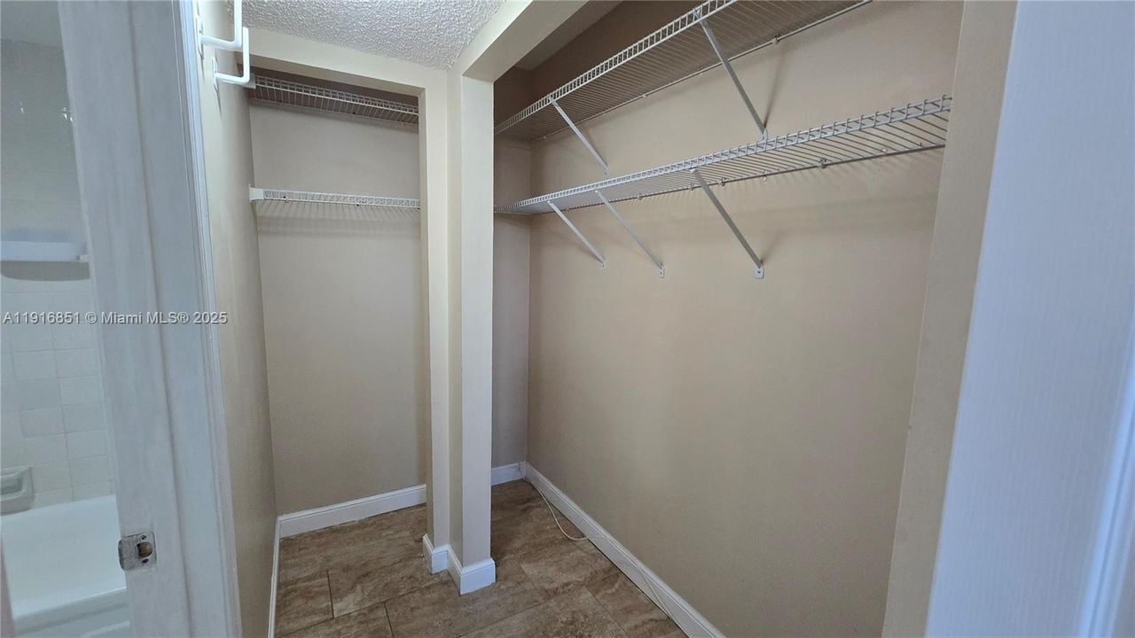 待售: $224,900 (2 贝兹, 2 浴室, 970 平方英尺)