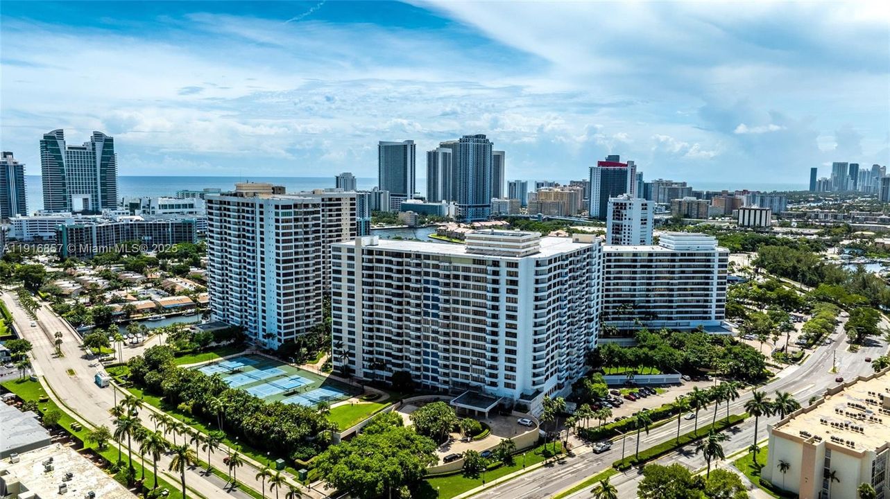 En Venta: $224,900 (2 camas, 2 baños, 1280 Pies cuadrados)