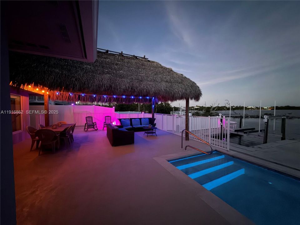 For Sale: $2,069,000 (3 beds, 2 baths, 1849 Square Feet)