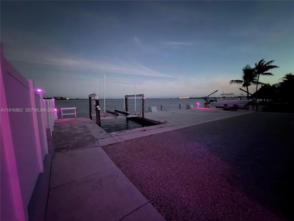 For Sale: $2,069,000 (3 beds, 2 baths, 1849 Square Feet)