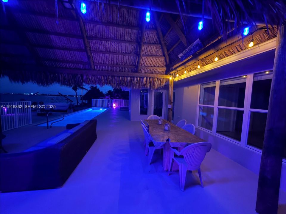 For Sale: $2,069,000 (3 beds, 2 baths, 1849 Square Feet)