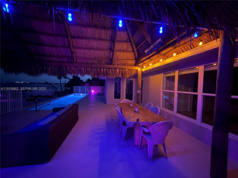 For Sale: $2,069,000 (3 beds, 2 baths, 1849 Square Feet)