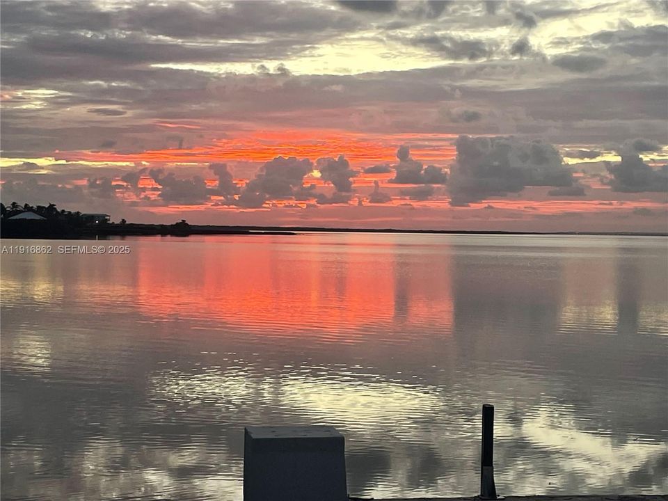 For Sale: $2,069,000 (3 beds, 2 baths, 1849 Square Feet)