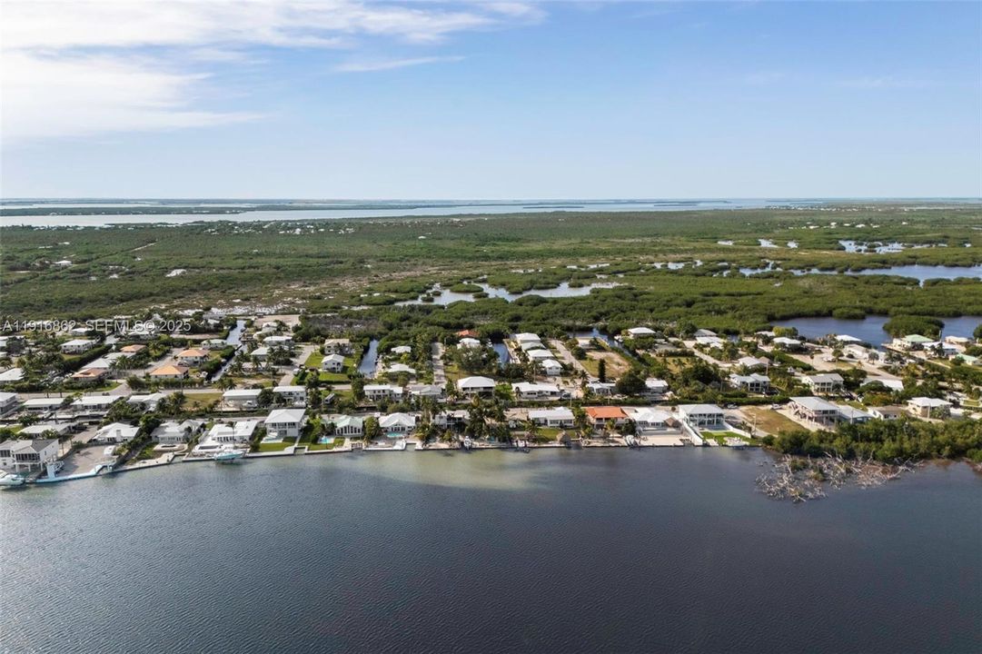 For Sale: $2,069,000 (3 beds, 2 baths, 1849 Square Feet)