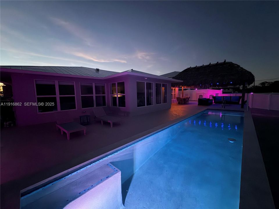 For Sale: $2,069,000 (3 beds, 2 baths, 1849 Square Feet)