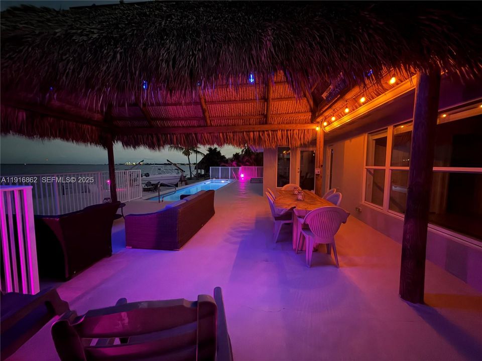 For Sale: $2,069,000 (3 beds, 2 baths, 1849 Square Feet)