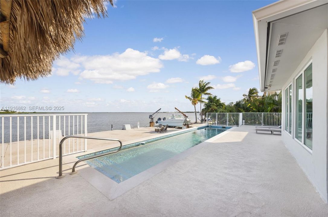 For Sale: $2,069,000 (3 beds, 2 baths, 1849 Square Feet)