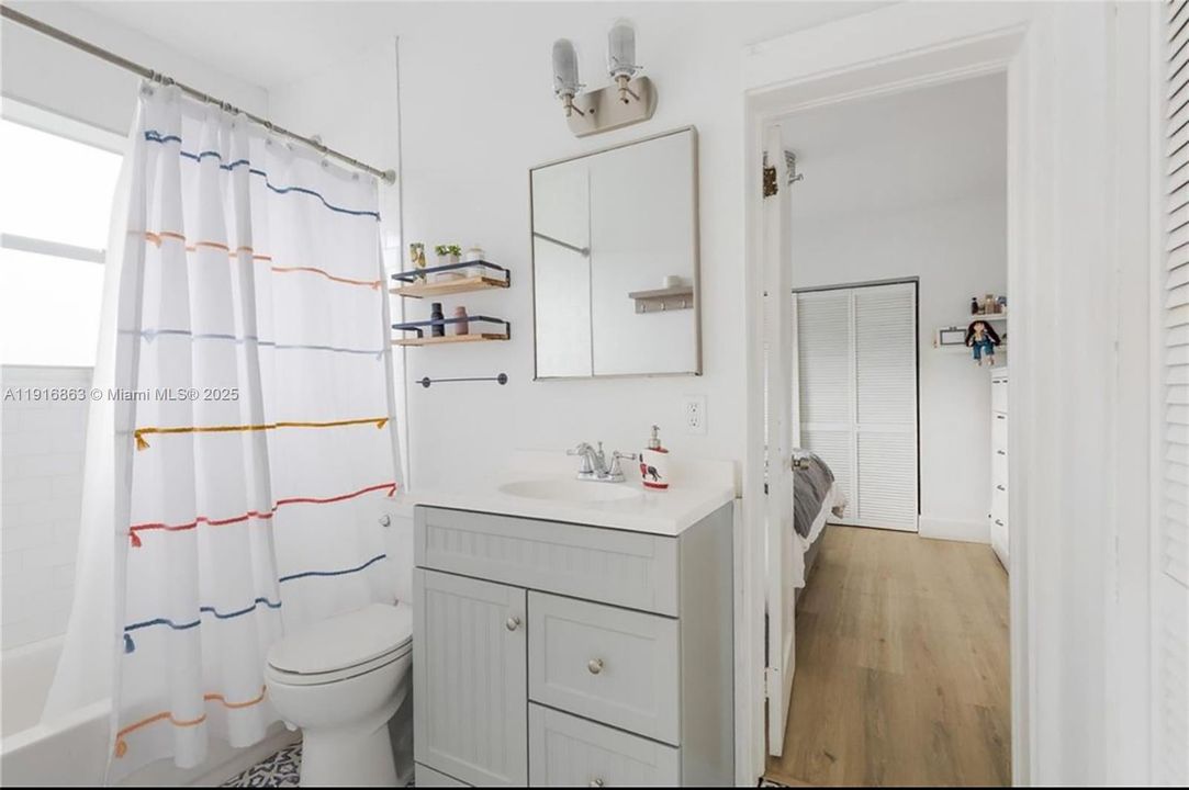 For Sale: $714,990 (2 beds, 2 baths, 896 Square Feet)