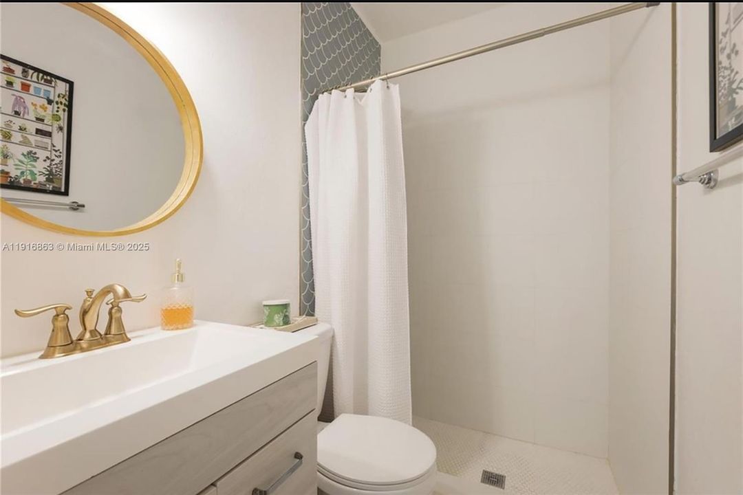 For Sale: $714,990 (2 beds, 2 baths, 896 Square Feet)