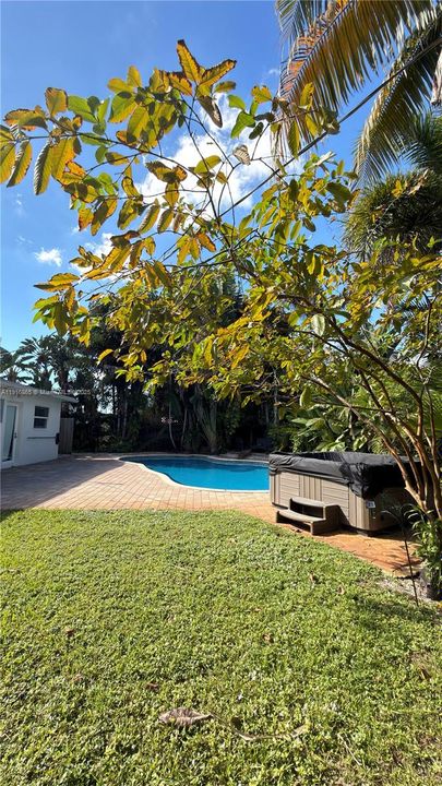 For Rent: $5,700 (4 beds, 2 baths, 1566 Square Feet)