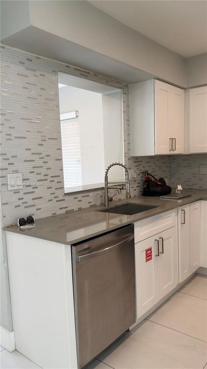 For Rent: $5,700 (4 beds, 2 baths, 1566 Square Feet)