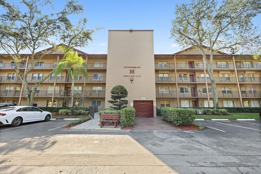 В аренду: $2,300 (2 спален, 2 ванн, 1192 Квадратных фут)