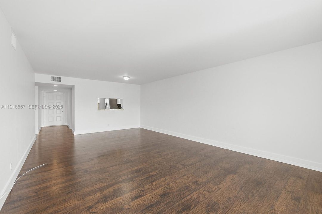 В аренду: $2,300 (2 спален, 2 ванн, 1192 Квадратных фут)