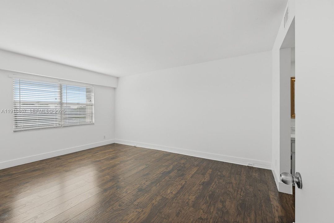 В аренду: $2,300 (2 спален, 2 ванн, 1192 Квадратных фут)