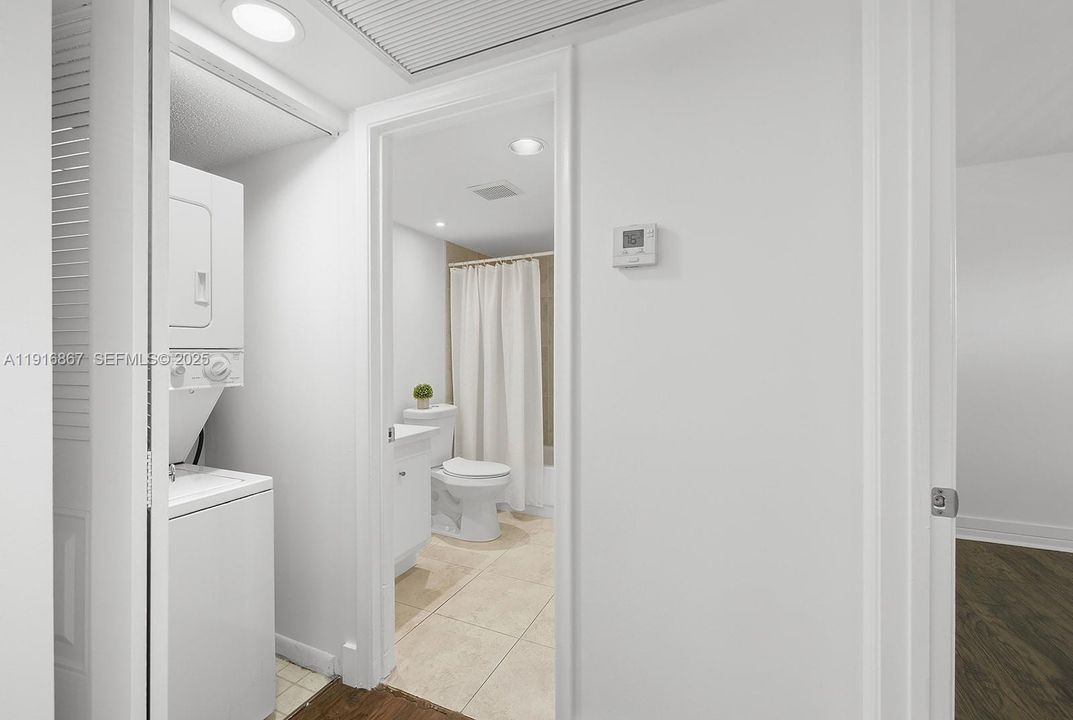 В аренду: $2,300 (2 спален, 2 ванн, 1192 Квадратных фут)