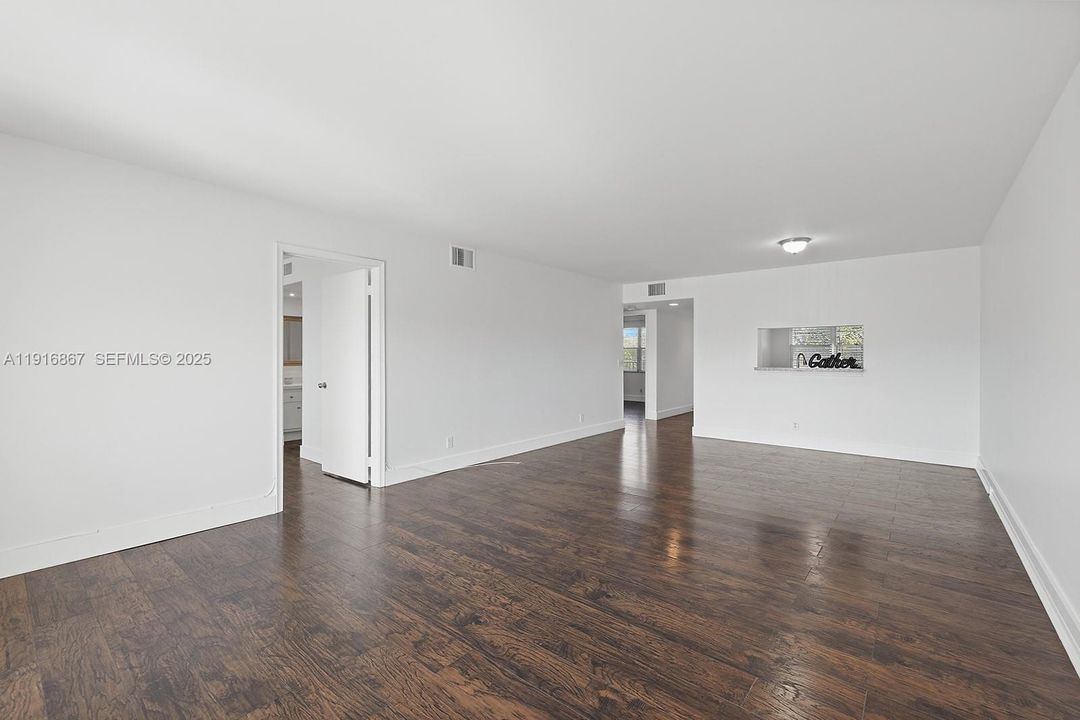 В аренду: $2,300 (2 спален, 2 ванн, 1192 Квадратных фут)