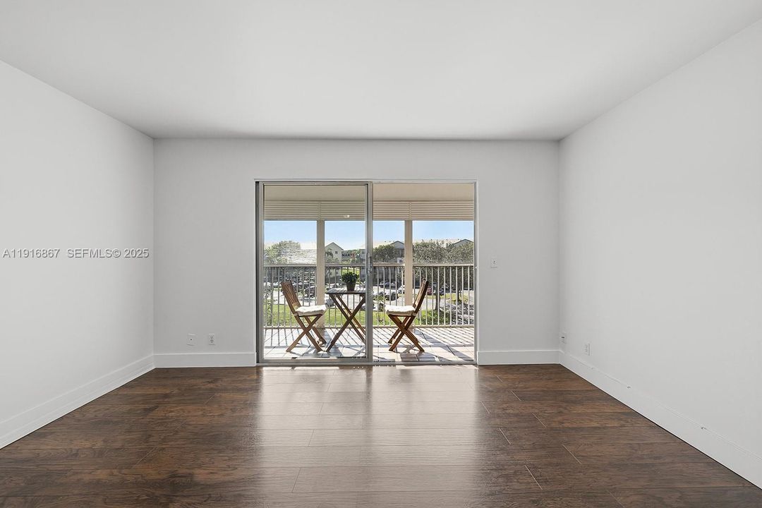 В аренду: $2,300 (2 спален, 2 ванн, 1192 Квадратных фут)