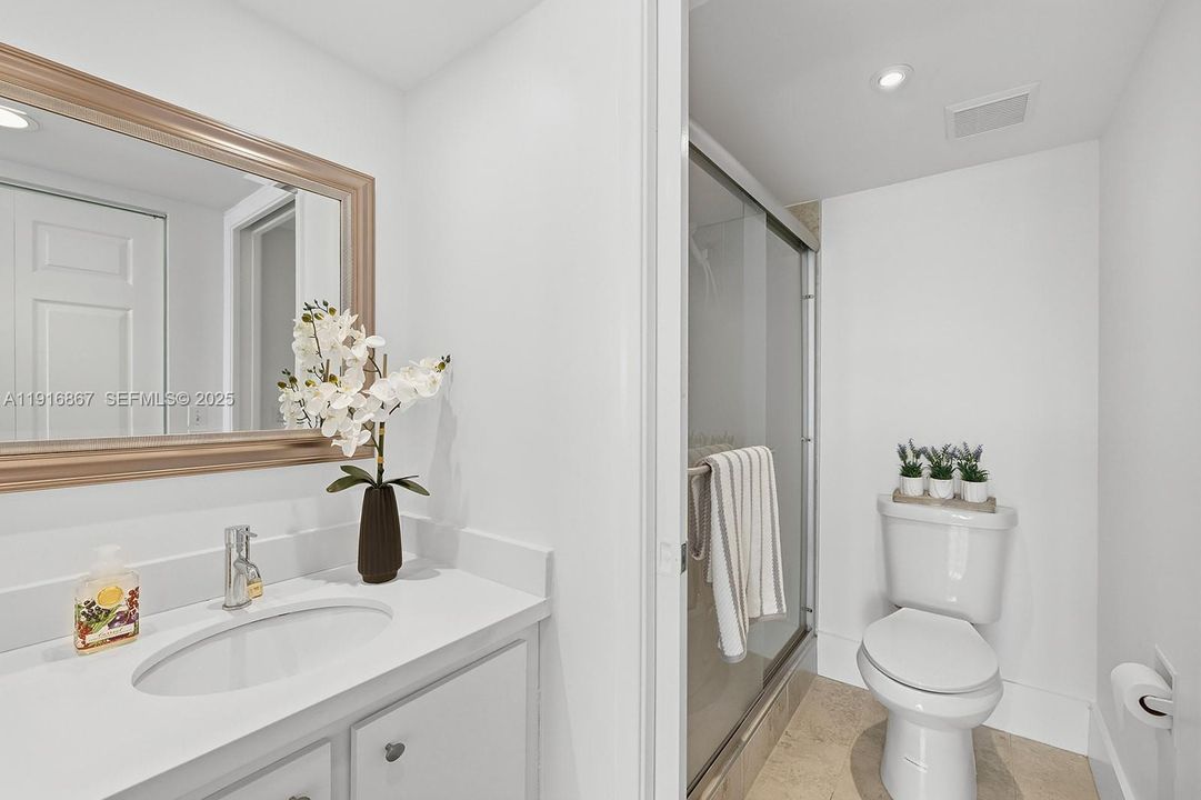 В аренду: $2,300 (2 спален, 2 ванн, 1192 Квадратных фут)