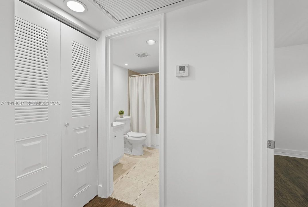 В аренду: $2,300 (2 спален, 2 ванн, 1192 Квадратных фут)