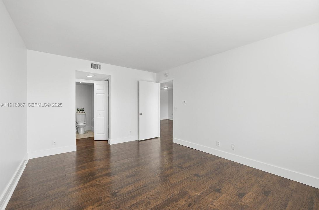 В аренду: $2,300 (2 спален, 2 ванн, 1192 Квадратных фут)