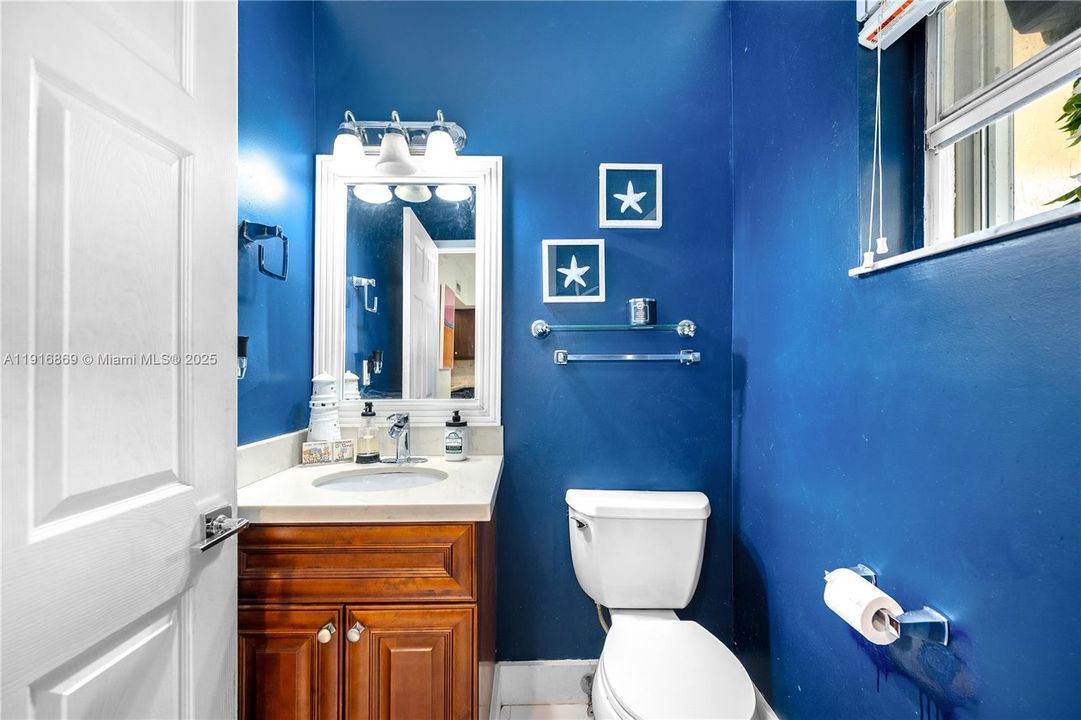 En Venta: $475,000 (2 camas, 2 baños, 1250 Pies cuadrados)