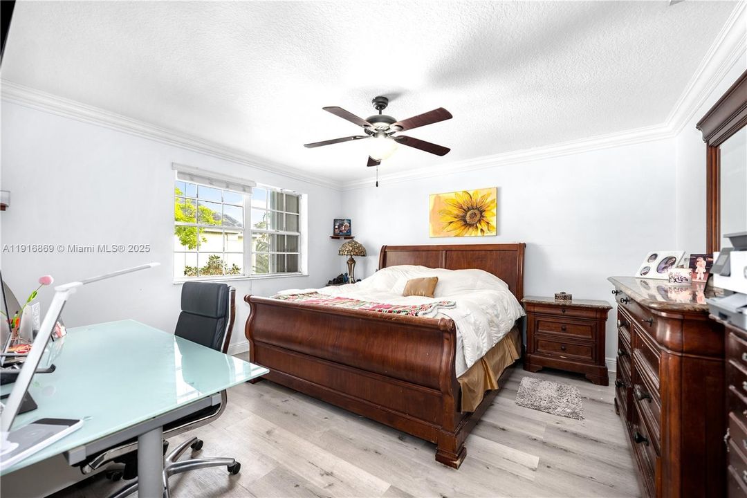 En Venta: $475,000 (2 camas, 2 baños, 1250 Pies cuadrados)