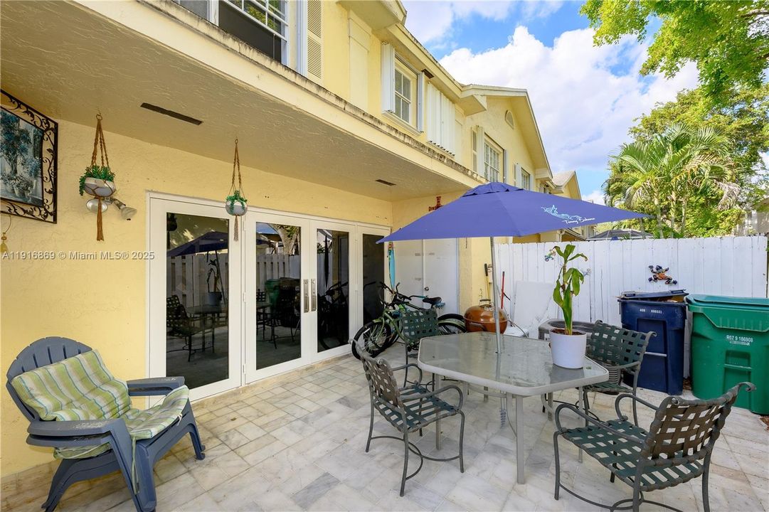 En Venta: $475,000 (2 camas, 2 baños, 1250 Pies cuadrados)