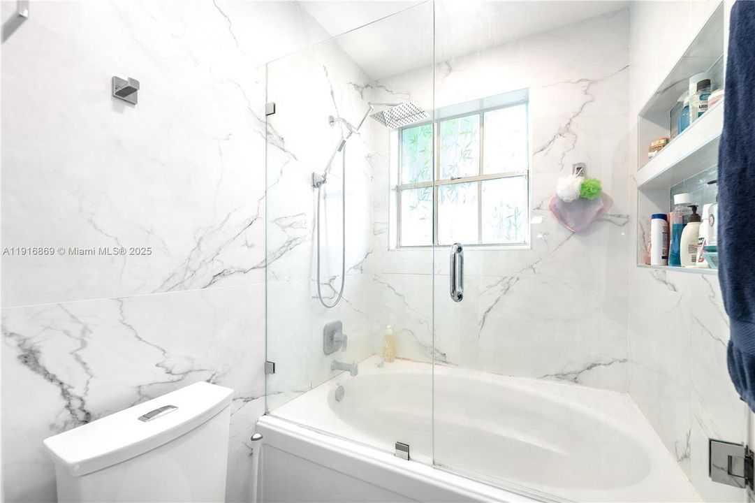 En Venta: $475,000 (2 camas, 2 baños, 1250 Pies cuadrados)