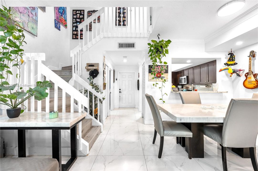 En Venta: $475,000 (2 camas, 2 baños, 1250 Pies cuadrados)