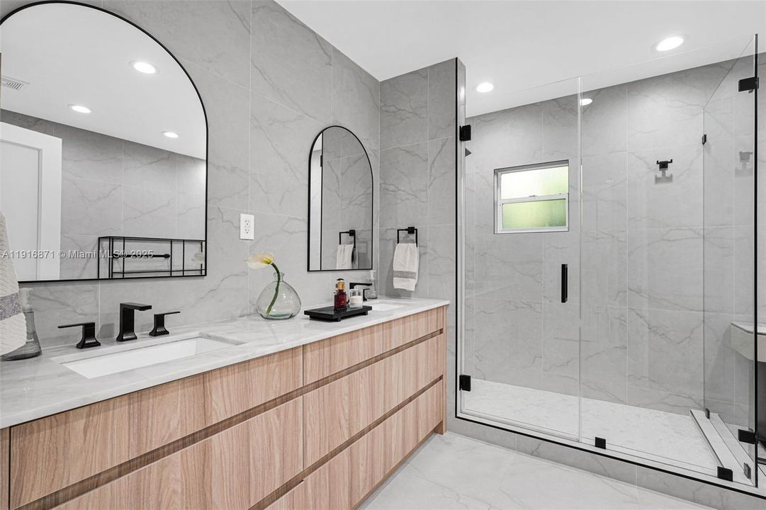 待售: $8,500,000 (3 贝兹, 4 浴室, 3764 平方英尺)